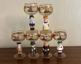 021 setofsixfiguralstemmedglasseswith