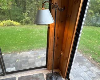 079 metalfloorlampwithdecorativebasean