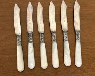 020 setofsixpearlhandledfruitknives