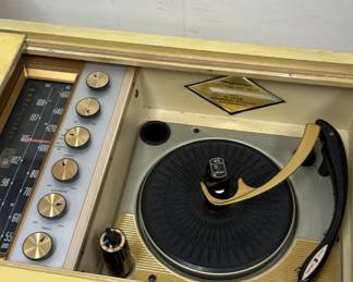 Vintage Magnavox concole Working!