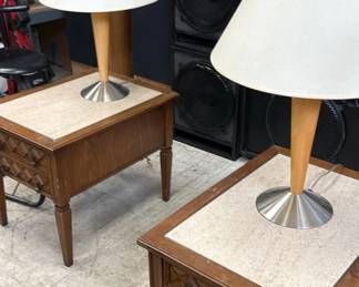 End table and lamps