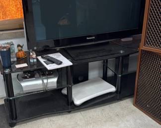 Working 42" panasonic tv , Tv stand