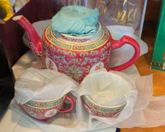 Chinese Famille Rose Mun Shou Longevity Tea Set