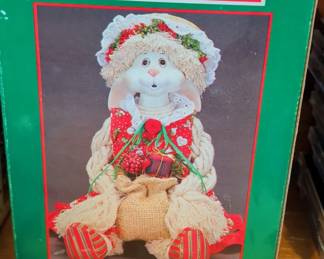 House of Lloyd Christmas Around the World Flossie Doll