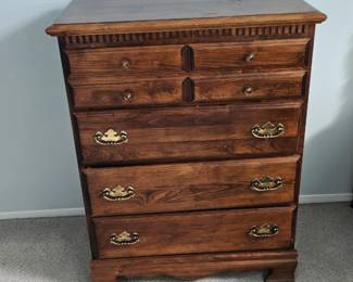 Ethan Allen Old Tavern Collection Pine Chest of Drawers
