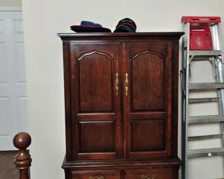 Thomasville Collectors Cherry Traditional Style Armoire