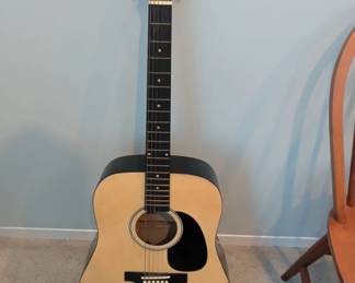 Squier by Fender Acoustic Guitar Model 