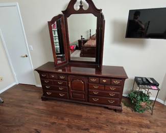 Thomasville Georgian Style Cherry Triple Dresser with TriFold Mirror