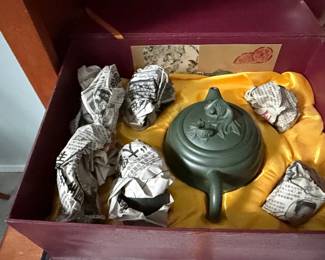 Yixing Zisha Clay Teapot with Fish Motif