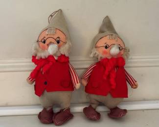 038 pairofvintagestylefabricsantagnome