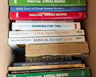 213 assortedvintageandmoderncookbooksan