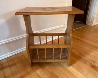109 woodenmagazineracksidetable