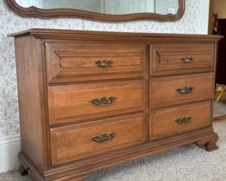 193 vintagecharteroakdresserbyyounghin