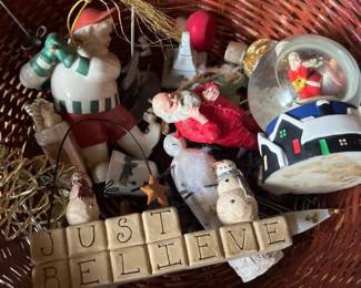 063 christmasfigurinesornamentsandsnowg