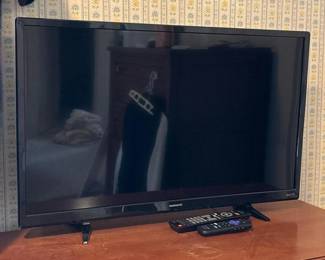 282 magnavox32rokutvwithremotecontrols