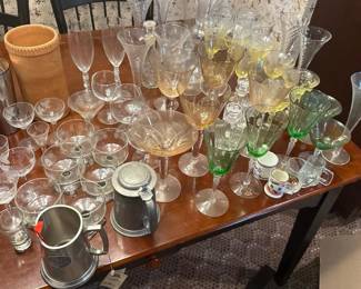 168 assortedvintagebarwareinvariousglas