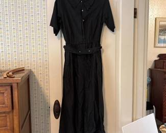 202 vintageembroideredblacklinendress