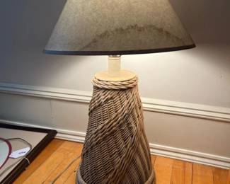 268 wickertablelampwithtaperedshade