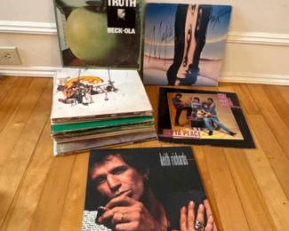 122 assortedclassicrockvinylrecordscoll