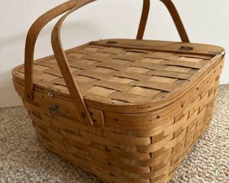 129 vintagewestrindgeliddedwoodenpicnic