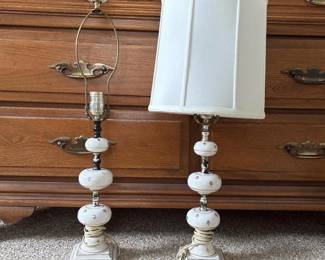 136 pairofwhiteandgoldceramicandmetal