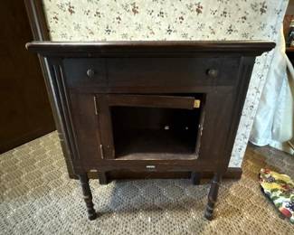 037 woodencabinetwithdrawerforrepair
