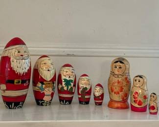 048 santaandfloralwoodennestingdolls