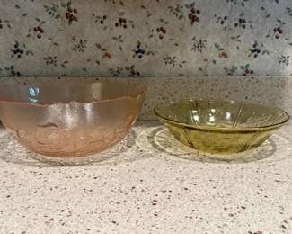 160 glassbowlspinkandamberfloralpatter