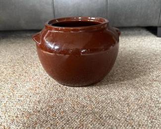 212 brownglazedstonewarepotwithsidehan