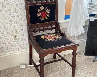 195 victorianstyleneedlepointsidechairw