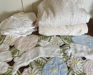 221 assortedvintagelaceandembroideredta