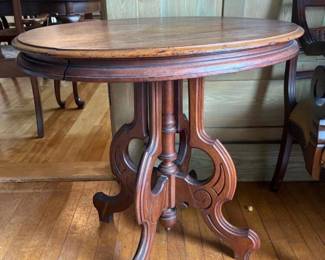 060 roundvictorianstylewoodensidetable