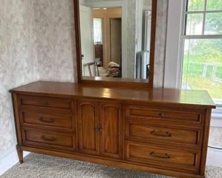 260 woodendresserwithmirrorinmidcentur