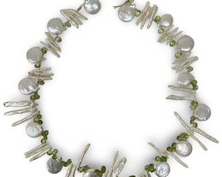 Awesome Branch Pearl Peridot Bead Necklace