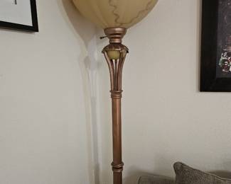 Floor lamp