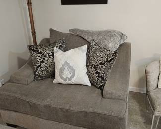 Extra large chair