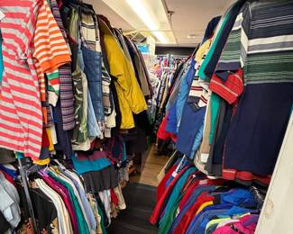 Men’s tops and windbreakers