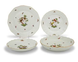 5 Four Herend porcelain 'Rothschild Bird' serving pieces 20th century Comprising: 1 circular platter, 155 (14 in.) 1 circular platter, 1153 (11 1/2 in.) 2 graduated bowls, 1081, 1082 (10 3/4 in. and 12 in.) Various blue printed factory marks above shape and pattern code RO, impressed 'HEREND' and shape numbers 4 pieces Estimate: $800 - $1,200
