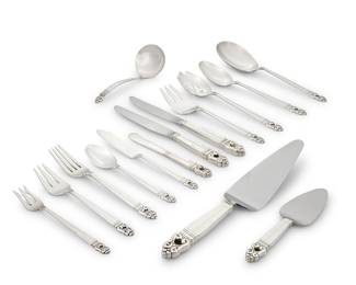18 An International sterling silver 'Royal Danish' flatware service Mid-20th century Designed 1939 Comprising: 7 dinner knives 9 luncheon knives 12 butter spreaders 1 master butter spreader 16 dinner forks 16 salad forks 24 teaspoons 1 pickle/olive fork 2 serving forks 1 serving spoon 1 slotted serving spoon 1 casserole spoon 1 gravy ladle 1 cake/pie server 1 pastry server Each with factory marks for sterling 75 pieces Total weighable sterling 91.8 oz. troy approximately Estimate: $3,500 - $4,500
