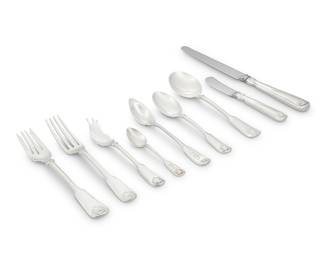 31 An assembled Tiffany & Co. sterling silver 'Shell & Thread' part flatware service 20th century Designed 1905 Comprising: 9 dinner knives 1 master butter spreader 1 butter spreader 3 dinner forks 3 salad forks 2 cocktail forks 1 oval soup spoon 1 cream soup spoon 5 grapefruit spoons 6 teaspoons 6 demitasse spoons 1 pate knife Each with factory marks for sterling 39 pieces Total weighable sterling 36 oz. troy approximately Estimate: $1,200 - $1,500