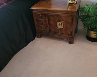 Only a single nightstand - Thomasville 