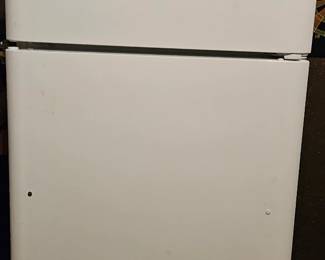Frigidaire Refrigerator like new
