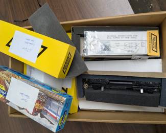 Mixed Railroad / Train cars and accessories