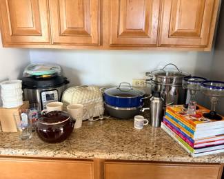 New Instapot, Martha Stewart Steamer pot, and 2 everyday pans