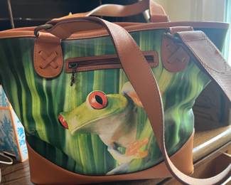 Green frog print tote