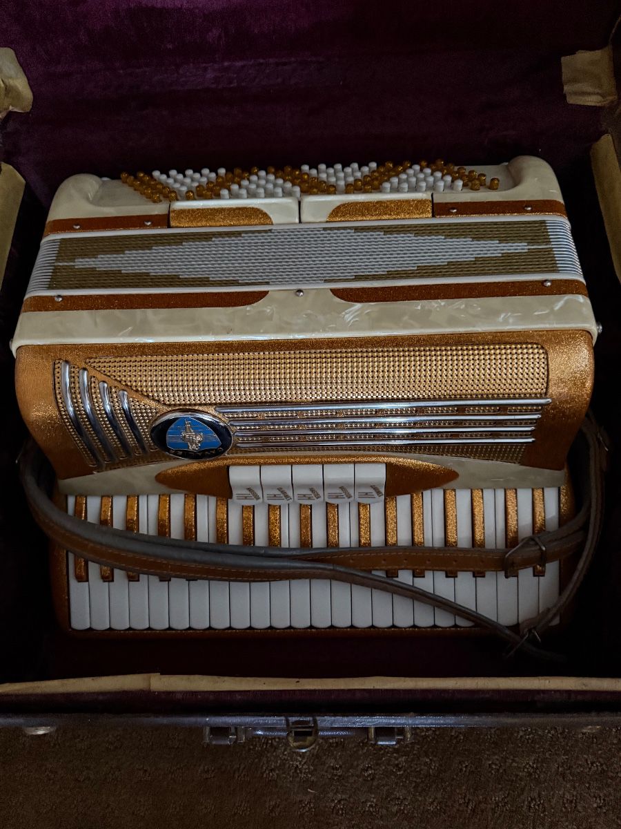 Cavalier accordion