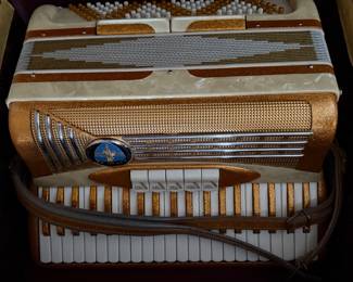 Cavalier accordion