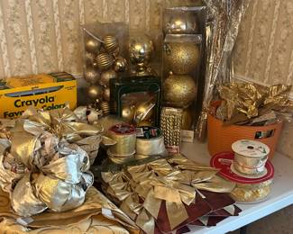 The Gold Christmas Tree Collection to fully decorate a tree!