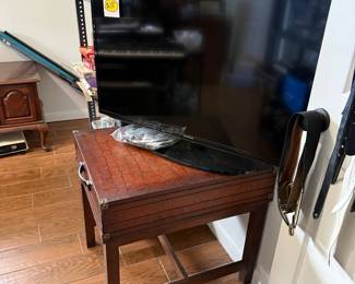 Tv, end table