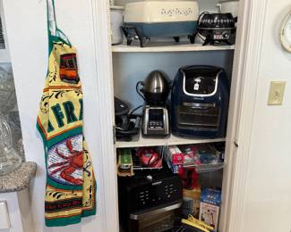 Kitchen small appliances and gadgets
